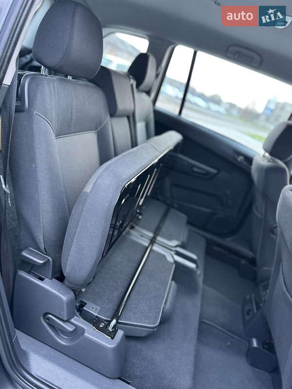 Минивэн Opel Zafira 2009 в Владимире