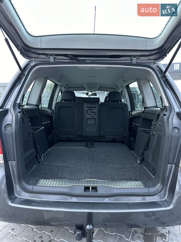 Минивэн Opel Zafira 2009 в Владимире