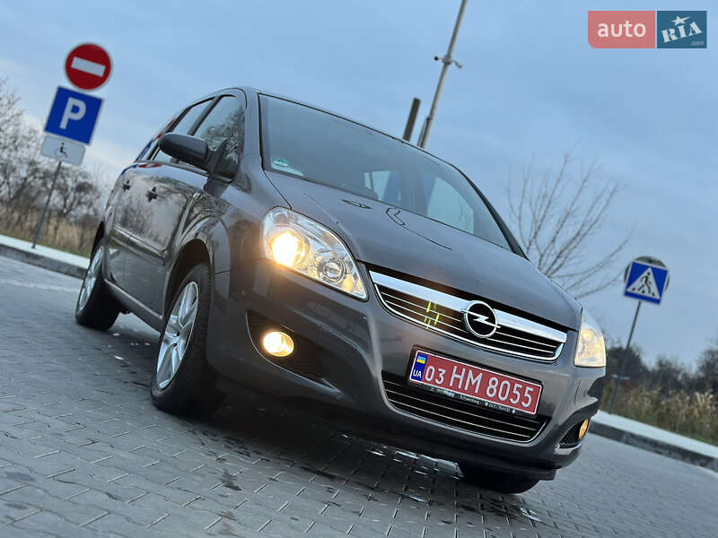 Минивэн Opel Zafira 2009 в Владимире