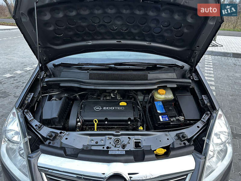 Минивэн Opel Zafira 2009 в Владимире