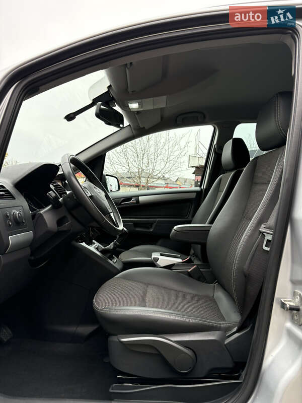 Мінівен Opel Zafira 2010 в Білій Церкві