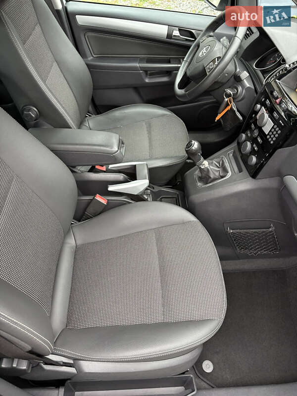 Мінівен Opel Zafira 2010 в Білій Церкві