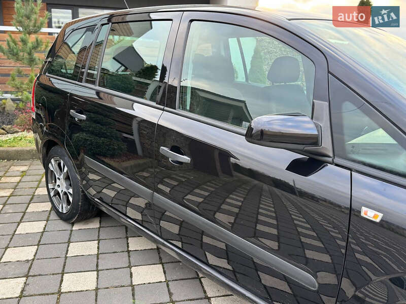 Мінівен Opel Zafira 2009 в Стрию