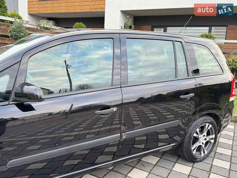 Мінівен Opel Zafira 2009 в Стрию