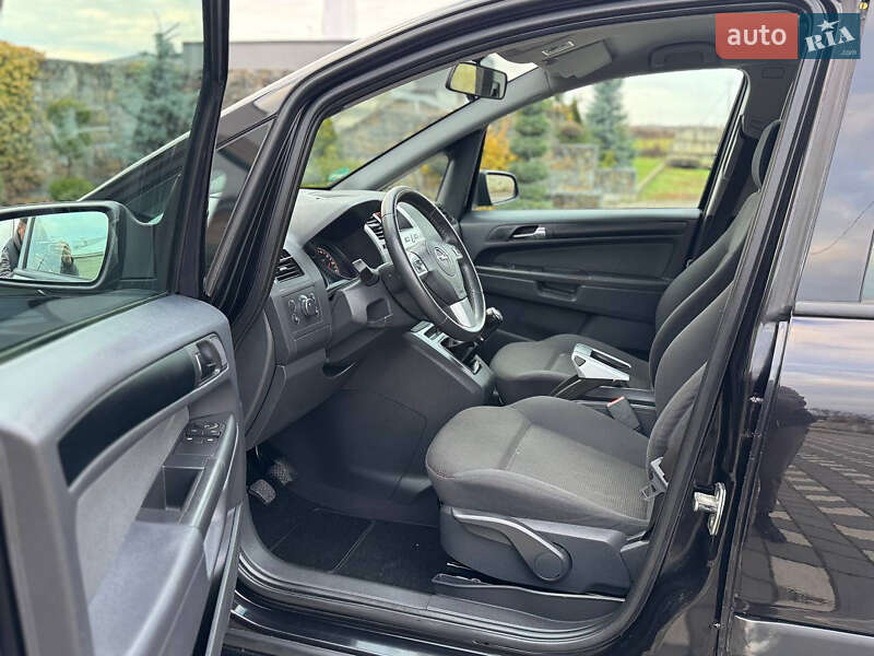 Мінівен Opel Zafira 2009 в Стрию