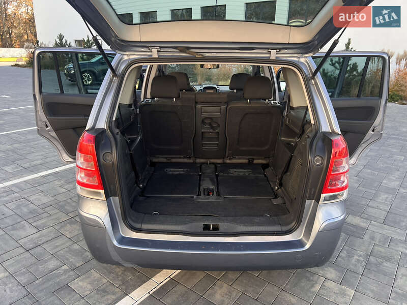 Минивэн Opel Zafira 2010 в Луцке фото 9 Минивэн Opel Zafira 2010 в Луцке