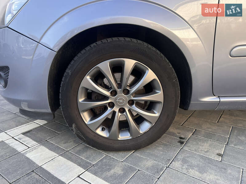 Минивэн Opel Zafira 2010 в Луцке фото 24 Минивэн Opel Zafira 2010 в Луцке
