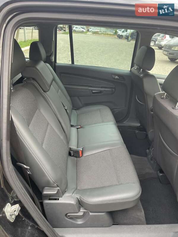 Минивэн Opel Zafira 2009 в Луцке