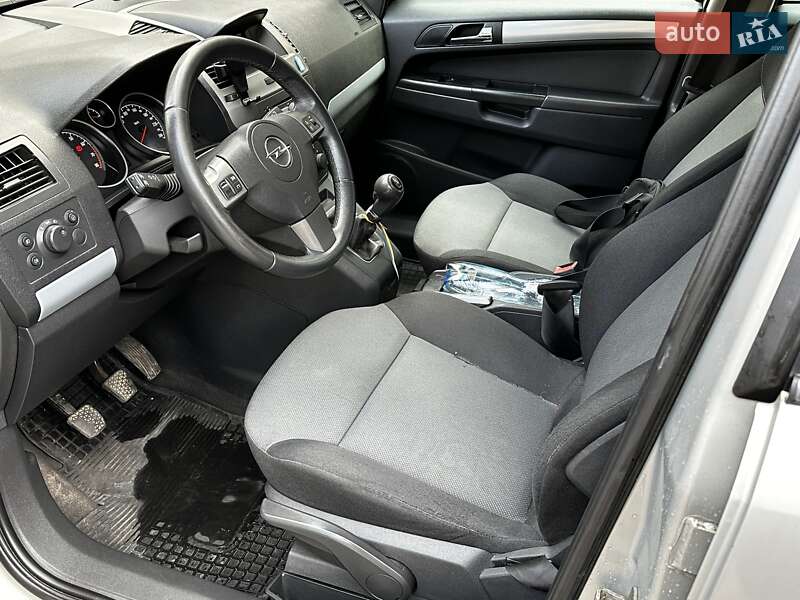 Минивэн Opel Zafira 2005 в Виннице