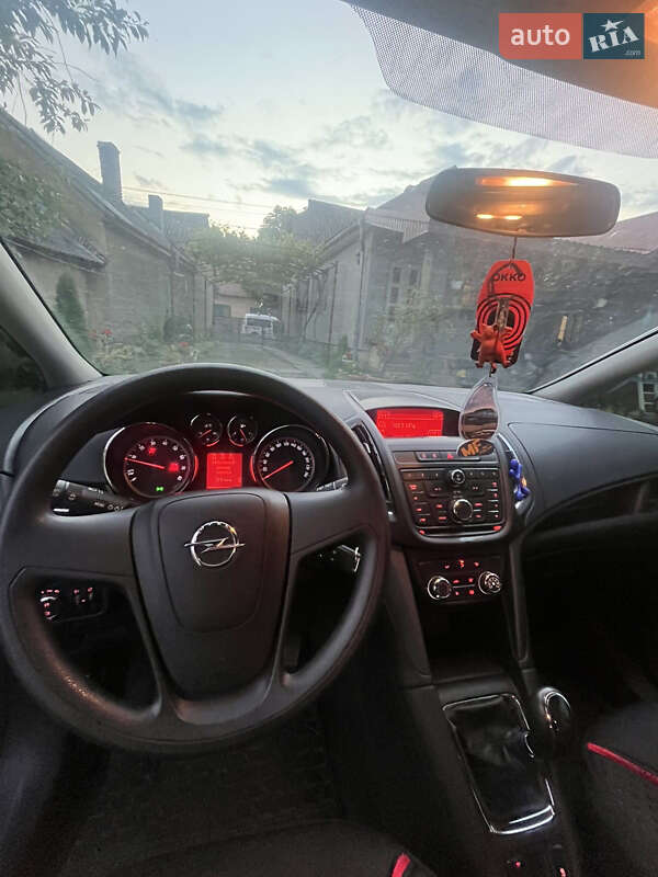 Минивэн Opel Zafira 2011 в Виноградове фото 2 Минивэн Opel Zafira 2011 в Виноградове