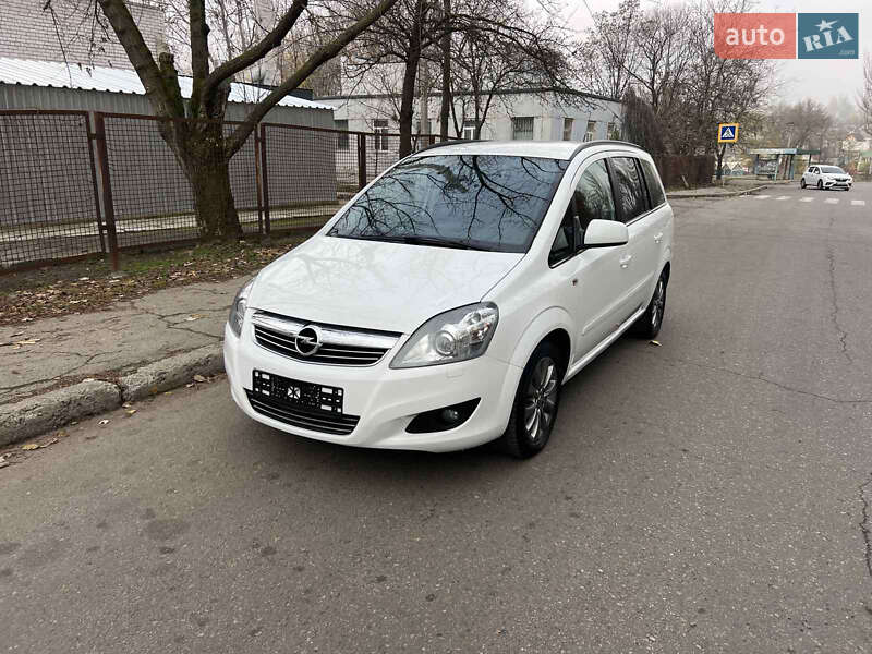Минивэн Opel Zafira 2012 в Запорожье