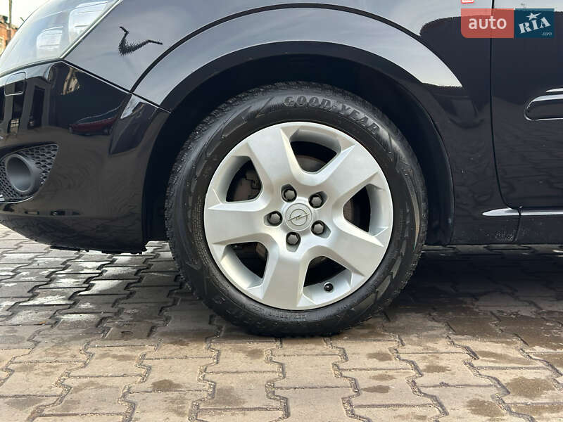 Минивэн Opel Zafira 2011 в Каменском фото 31 Минивэн Opel Zafira 2011 в Каменском