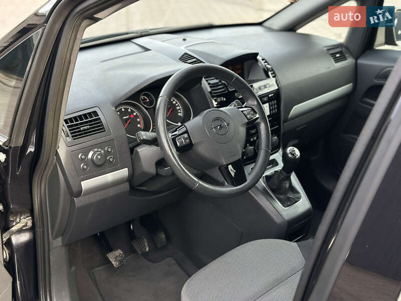 Минивэн Opel Zafira 2011 в Каменском фото 46 Минивэн Opel Zafira 2011 в Каменском