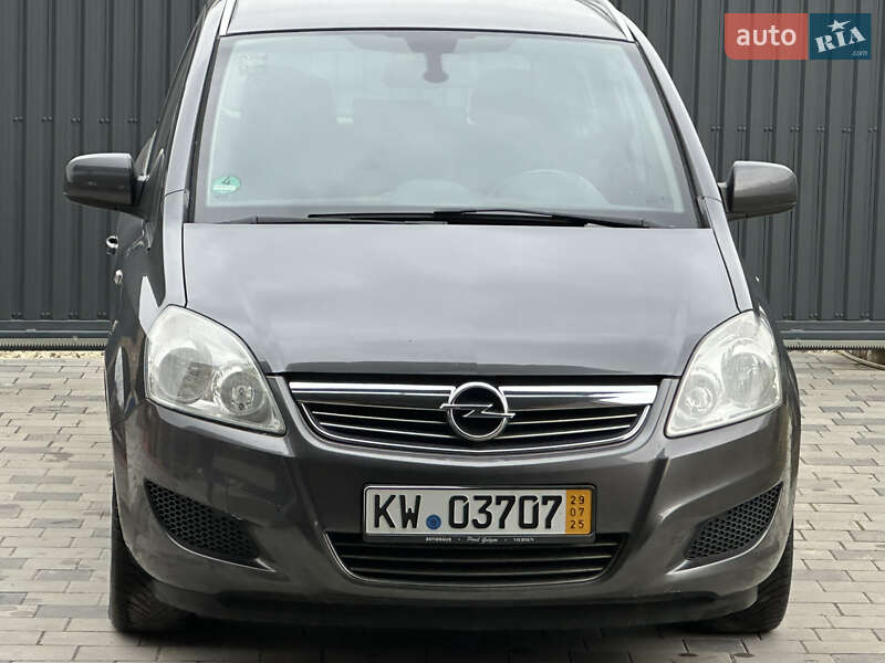 Минивэн Opel Zafira 2010 в Тернополе