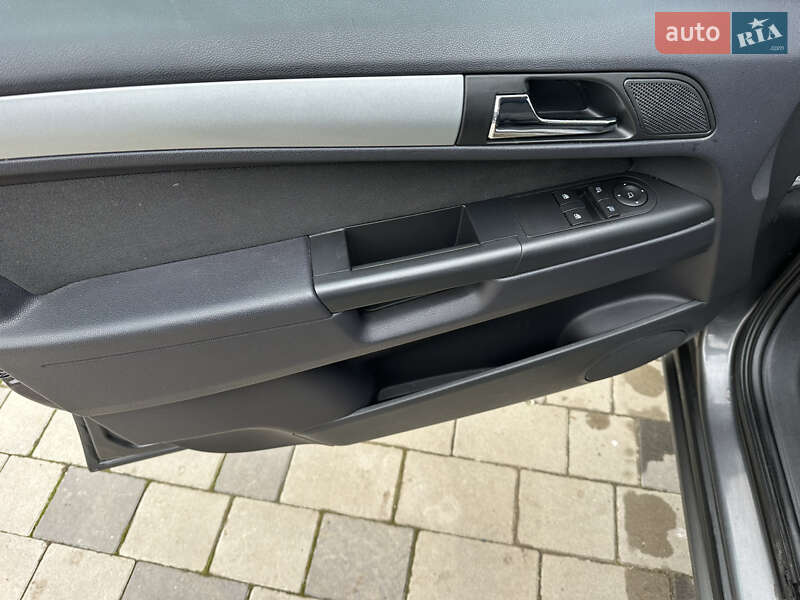 Минивэн Opel Zafira 2010 в Тернополе