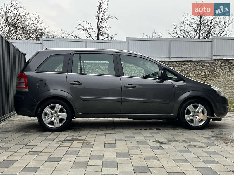 Минивэн Opel Zafira 2010 в Тернополе
