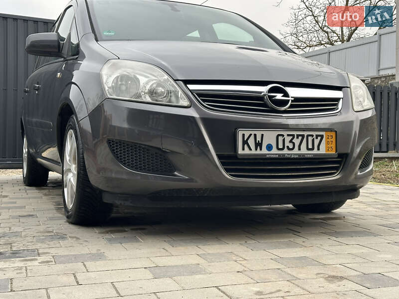 Минивэн Opel Zafira 2010 в Тернополе