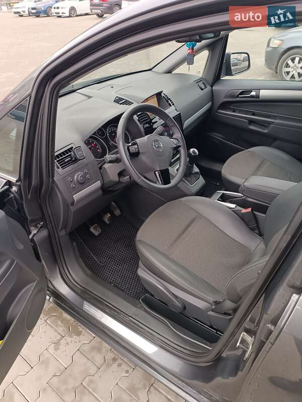 Минивэн Opel Zafira 2010 в Львове