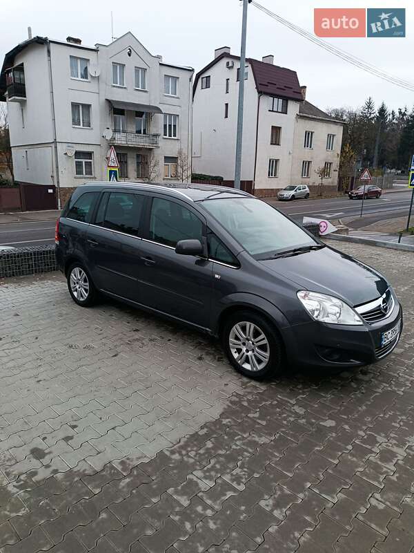 Минивэн Opel Zafira 2010 в Львове