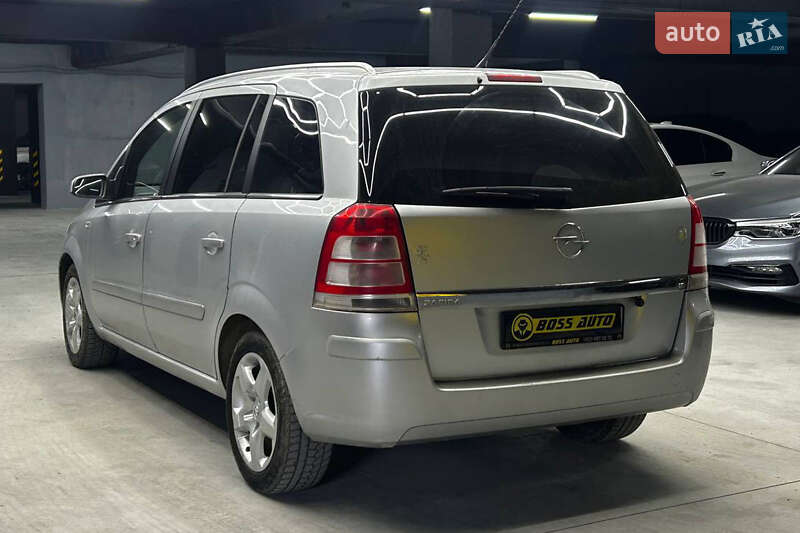 Минивэн Opel Zafira 2008 в Черновцах