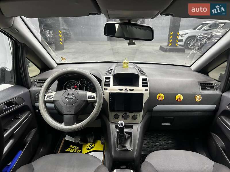 Минивэн Opel Zafira 2008 в Черновцах
