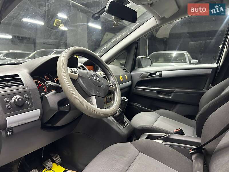 Минивэн Opel Zafira 2008 в Черновцах