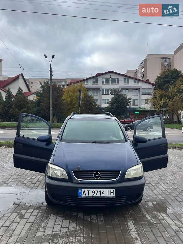 Минивэн Opel Zafira 2000 в Ивано-Франковске