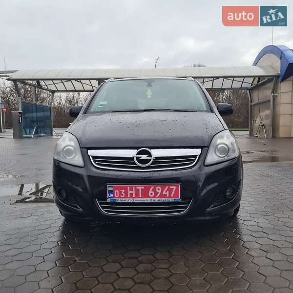 Минивэн Opel Zafira 2010 в Луцке