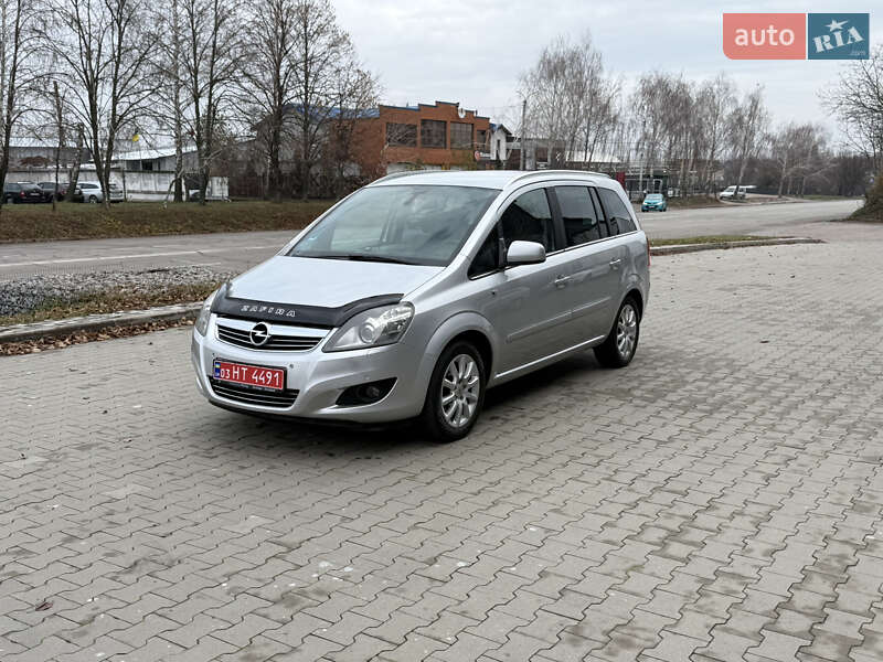Opel Zafira 2011