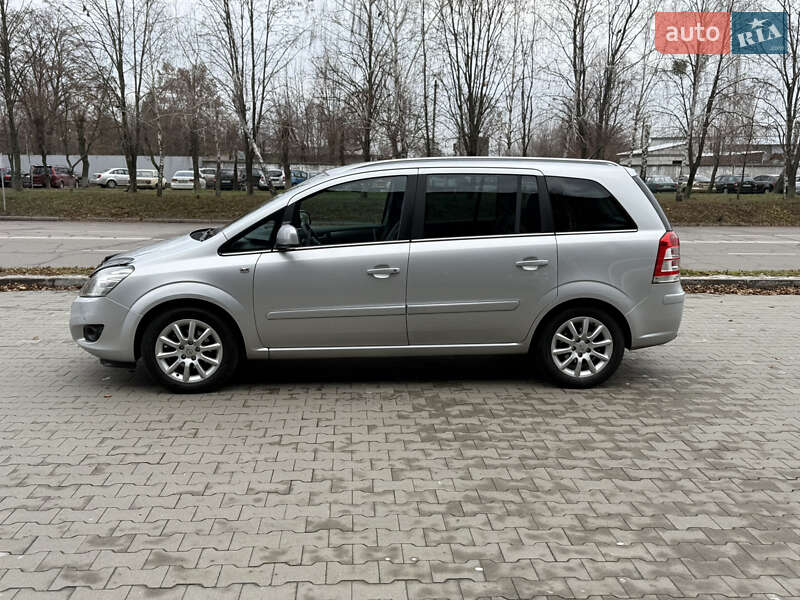 Минивэн Opel Zafira 2011 в Белой Церкви