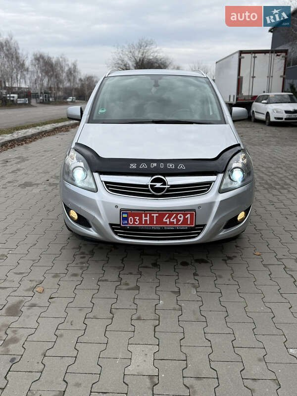 Минивэн Opel Zafira 2011 в Белой Церкви