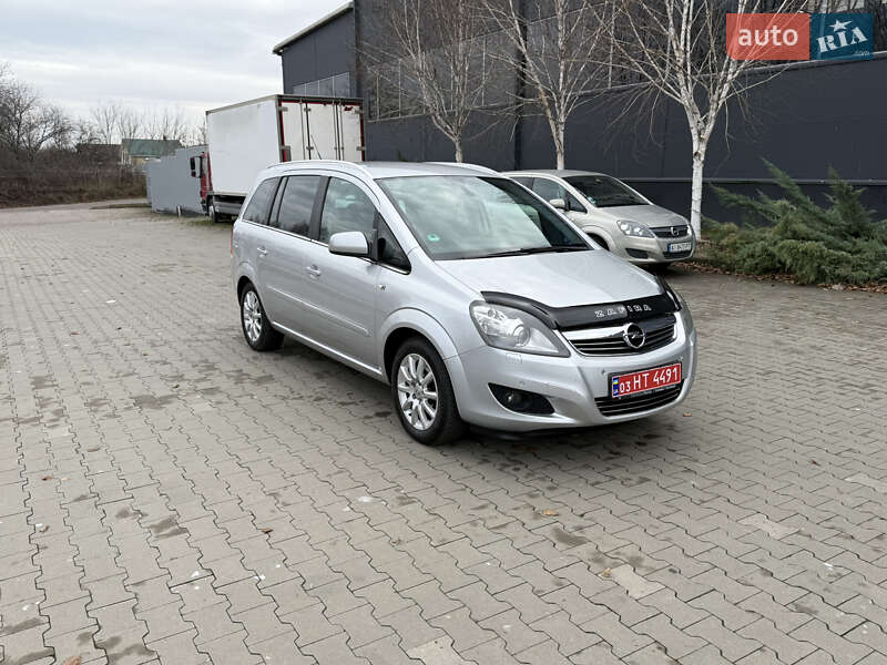 Минивэн Opel Zafira 2011 в Белой Церкви