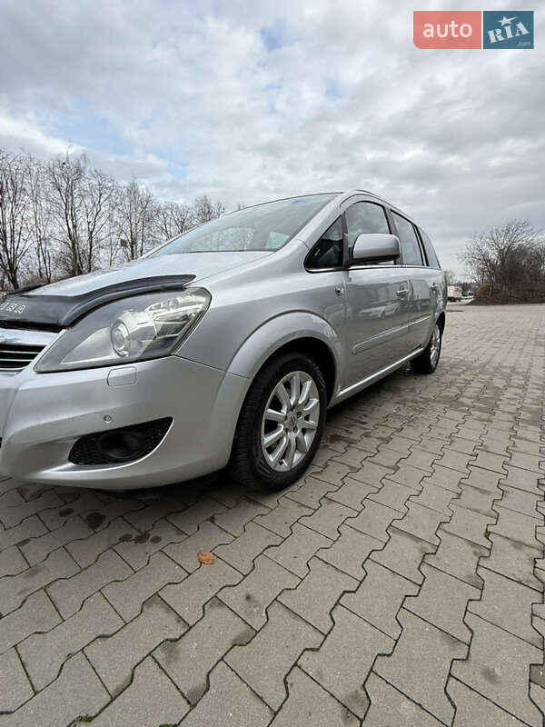 Минивэн Opel Zafira 2011 в Белой Церкви