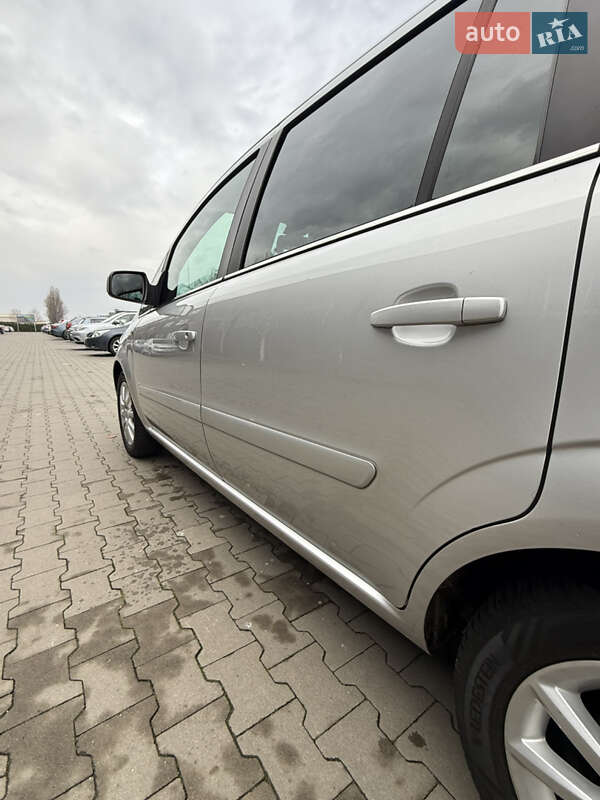 Минивэн Opel Zafira 2011 в Белой Церкви