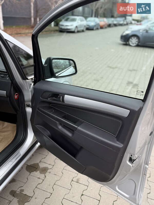 Минивэн Opel Zafira 2011 в Белой Церкви