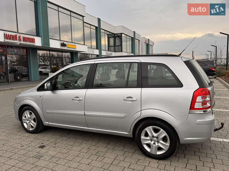 Минивэн Opel Zafira 2013 в Львове