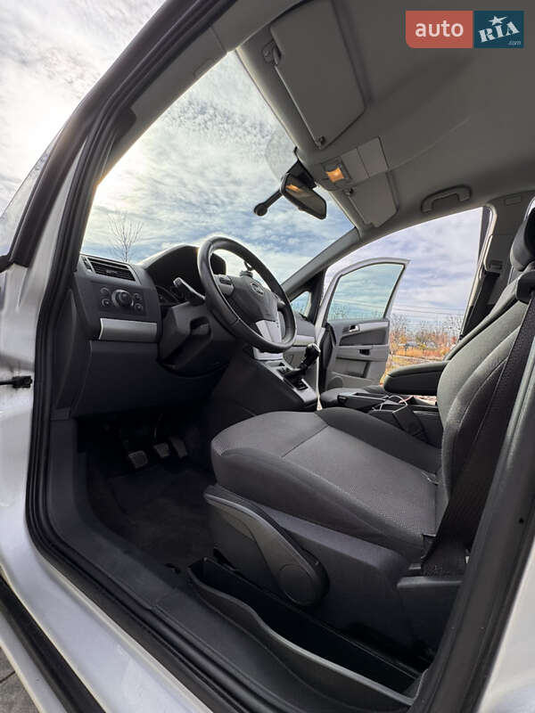 Минивэн Opel Zafira 2013 в Львове