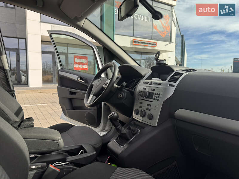 Минивэн Opel Zafira 2013 в Львове