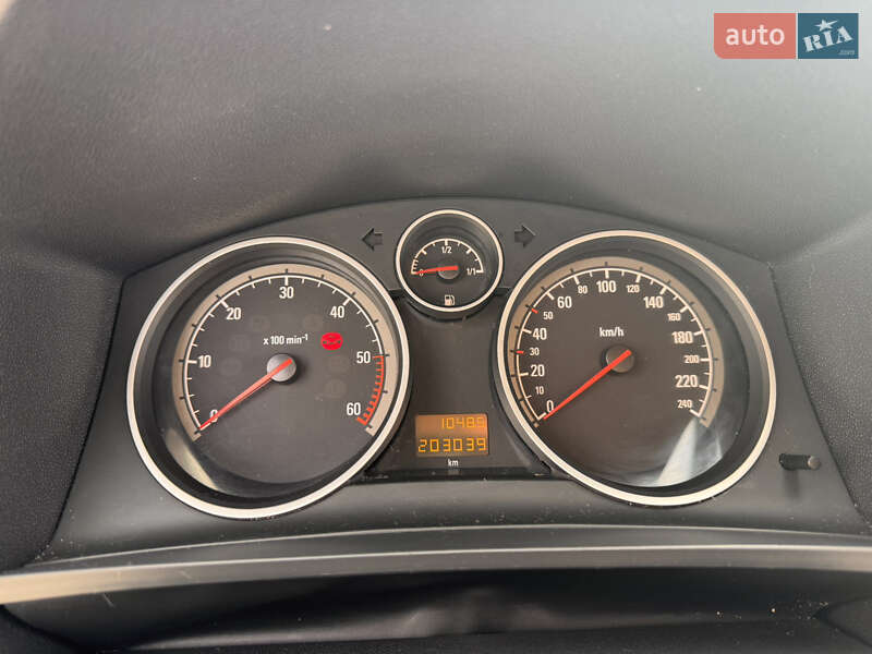 Минивэн Opel Zafira 2013 в Львове