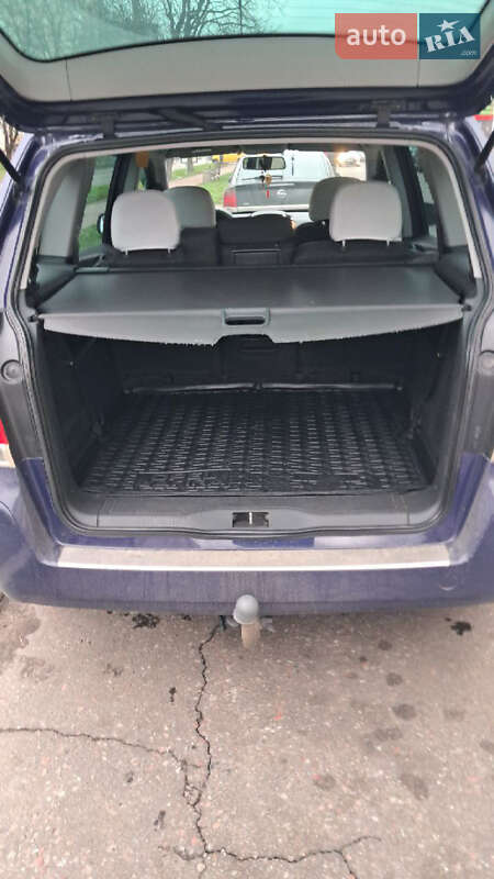 Минивэн Opel Zafira 2011 в Киеве фото 5 Минивэн Opel Zafira 2011 в Киеве
