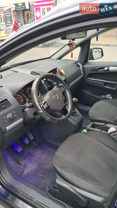 Минивэн Opel Zafira 2011 в Киеве фото 7 Минивэн Opel Zafira 2011 в Киеве