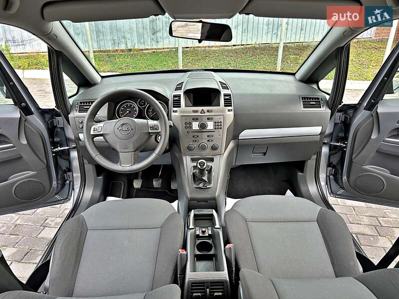 Минивэн Opel Zafira 2006 в Харькове
