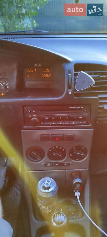 Минивэн Opel Zafira 2004 в Мироновке