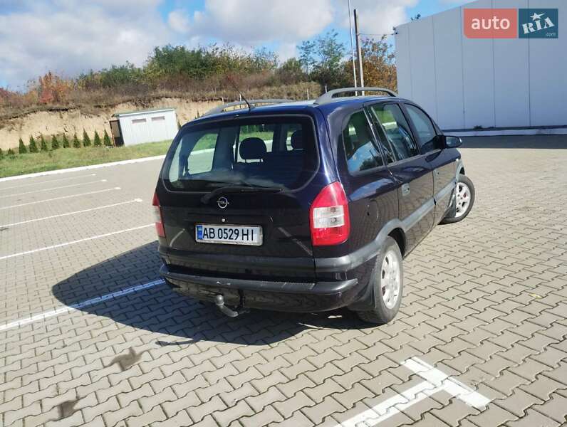 Минивэн Opel Zafira 2003 в Калиновке