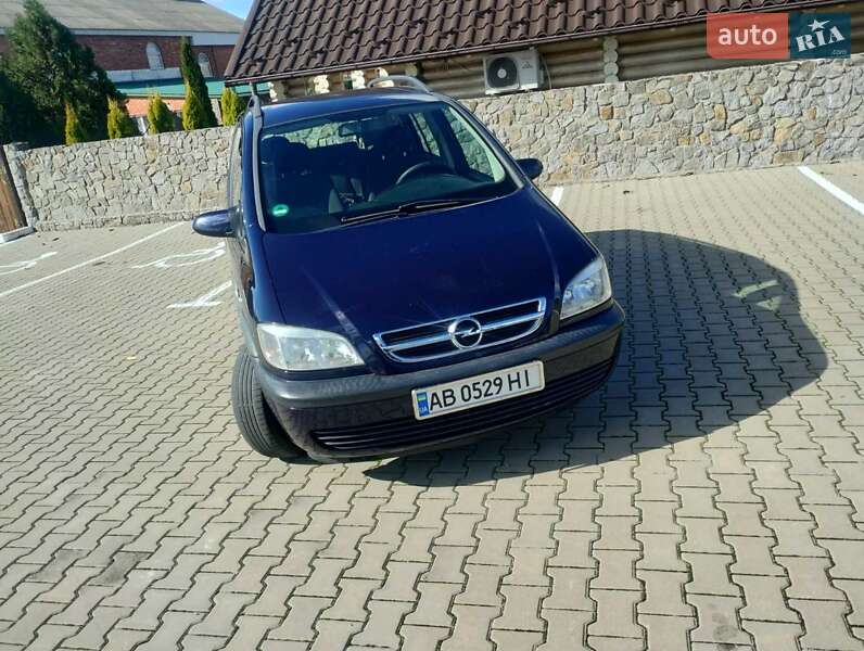 Минивэн Opel Zafira 2003 в Калиновке