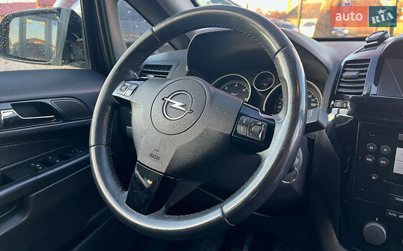 Минивэн Opel Zafira 2010 в Коломые