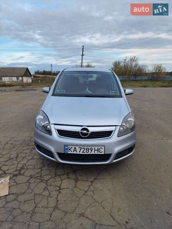 Минивэн Opel Zafira 2006 в Харькове