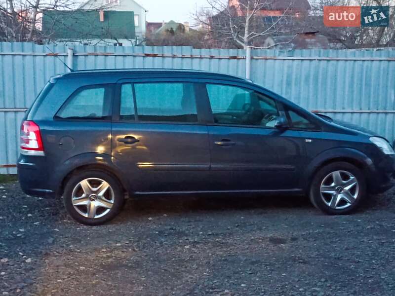 Минивэн Opel Zafira 2008 в Луцке
