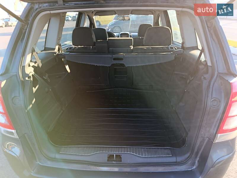 Минивэн Opel Zafira 2008 в Луцке