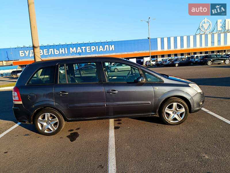 Минивэн Opel Zafira 2008 в Луцке
